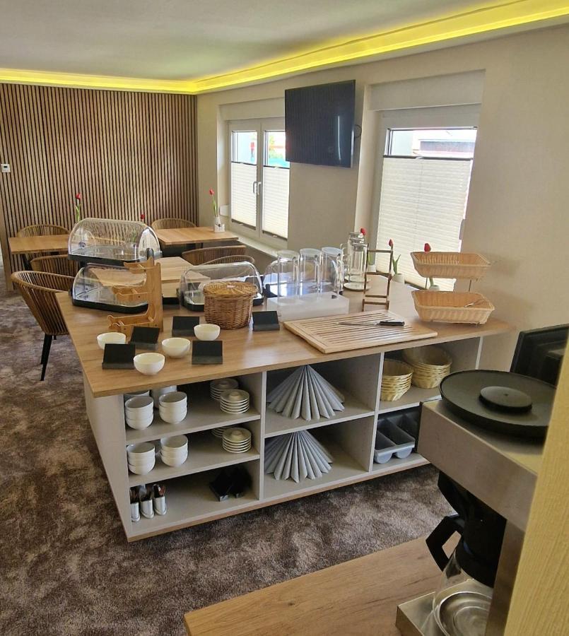 Hotel Rhin Inn Fehrbellin Bagian luar foto
