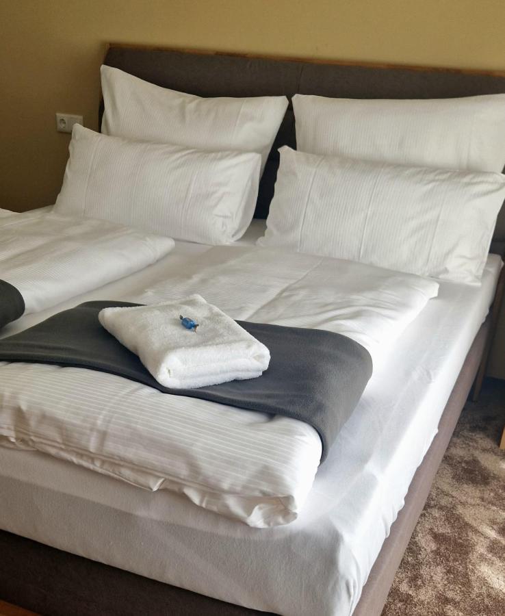 Hotel Rhin Inn Fehrbellin Bagian luar foto