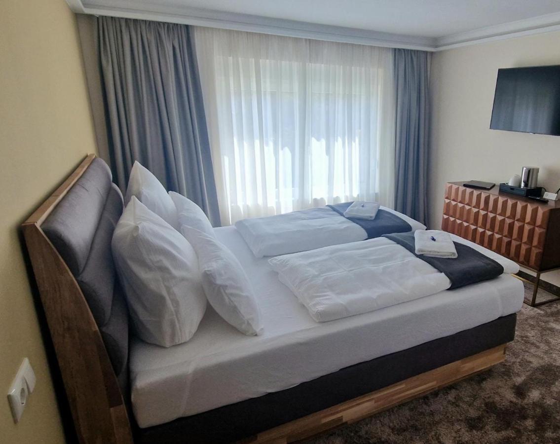 Hotel Rhin Inn Fehrbellin Bagian luar foto