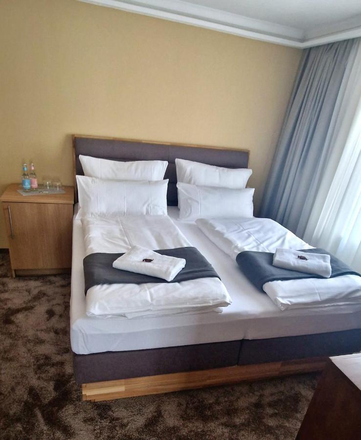 Hotel Rhin Inn Fehrbellin Bagian luar foto