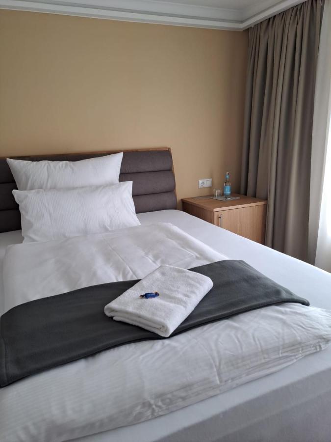 Hotel Rhin Inn Fehrbellin Bagian luar foto